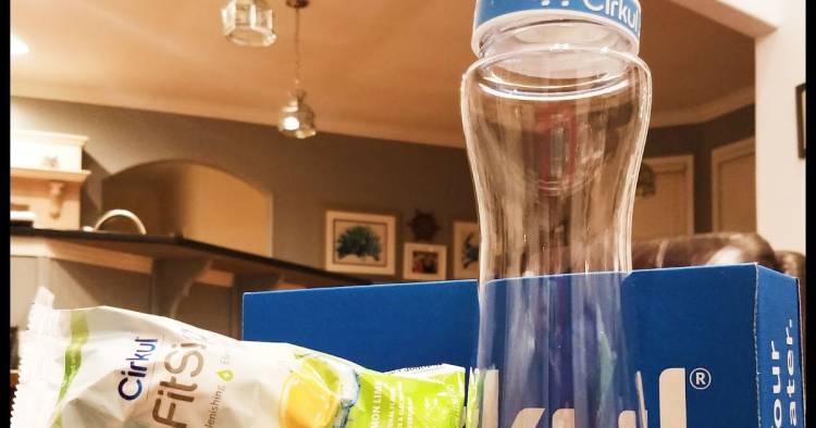cirkul water bottle with flavor starter kit